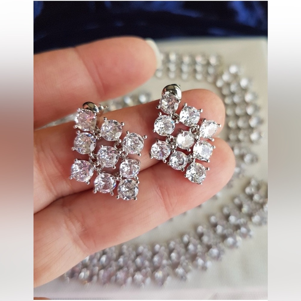 Swarovski Elements Clear Round Gemstone Mesh Rhombus Earrings NEW